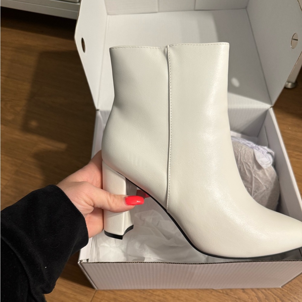 Elegant White Ankle Boots